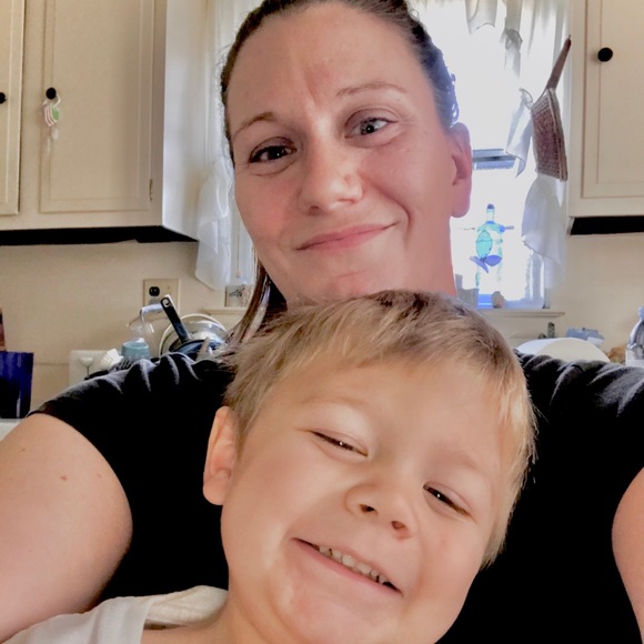 Meet your Posher, Janelle - Picture 1 of 1